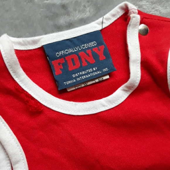 FDNY Dog top - Picture 3 of 4